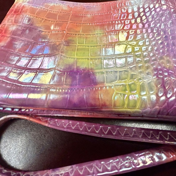 💐5/$25 Jen & Co Tie Dye Faux Alligator Crossbody Bag Wristlet NWT Rainbow Colors - Picture 3 of 14